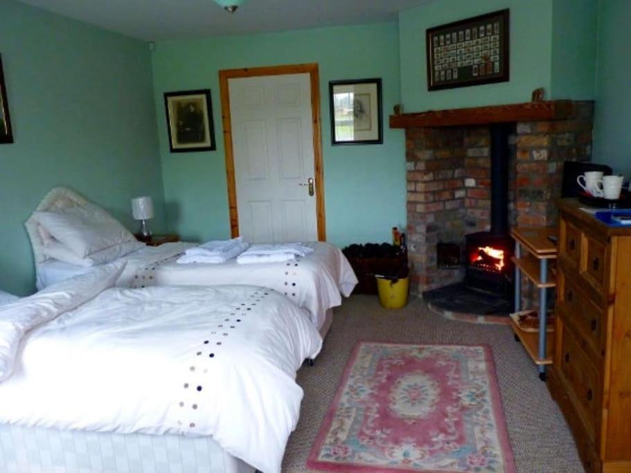 Fermanagh Lakeside Self Catering Corranny Exteriör bild