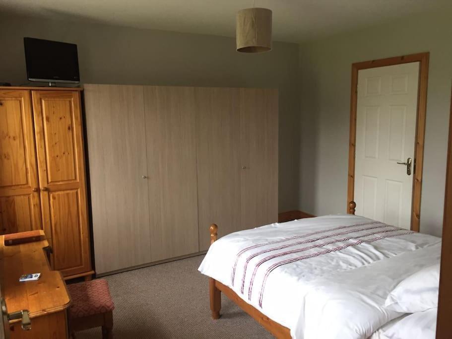 Fermanagh Lakeside Self Catering Corranny Exteriör bild